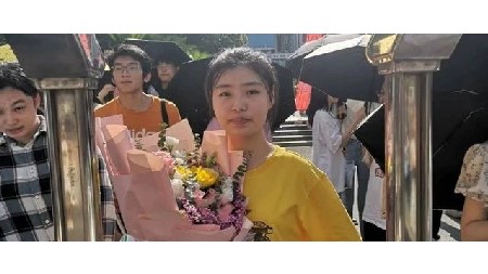 祝賀我的女孩，在郡園如愿圓夢！——?轉(zhuǎn)自岳陽市郡華高級中學(xué)一位學(xué)生母親的朋友圈